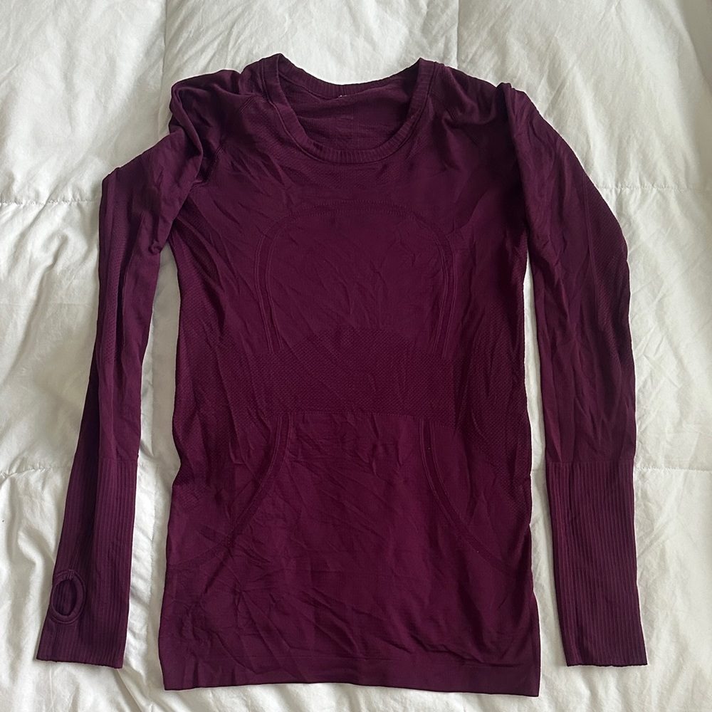 Lululemon women’s swiftly long sleeve size 6